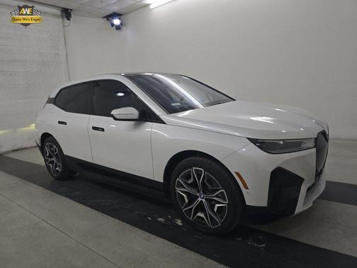 2025 BMW iX xDrive50