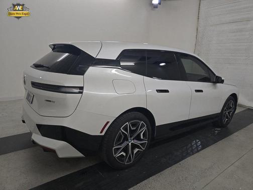 2025 BMW iX xDrive50