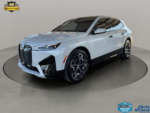 Mineral White Metallic 2025 BMW iX xDrive50