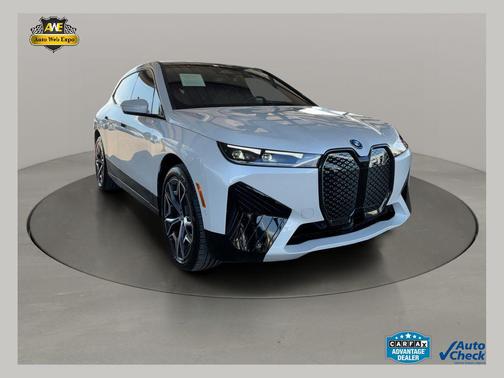 Mineral White Metallic 2025 BMW iX xDrive50