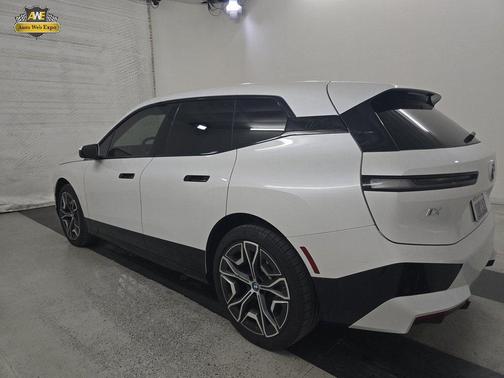 2025 BMW iX xDrive50