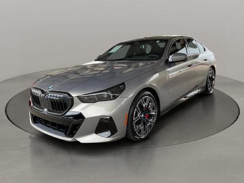 Oxide Gray Metallic 2024 BMW 530 530i