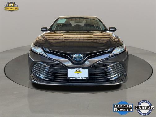 2018 Toyota Camry Hybrid LE