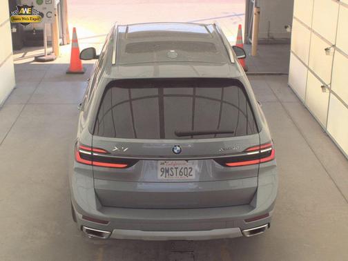 2025 BMW X7 xDrive40i