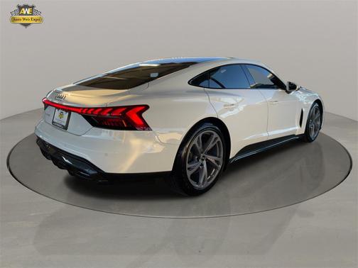 2022 Audi e-tron GT Premium Plus