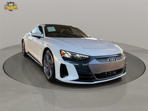 2022 Audi e-tron GT Premium Plus