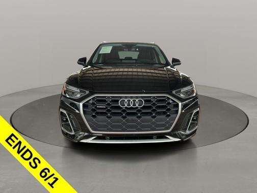 Mythos Black Metallic 2023 Audi Q5 45 S line Premium