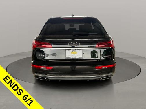 Mythos Black Metallic 2023 Audi Q5 45 S line Premium
