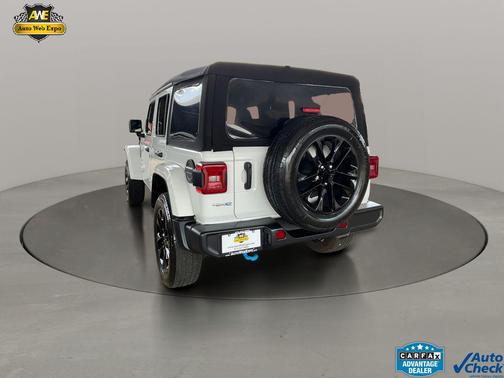 Bright White Clearcoat 2024 Jeep Wrangler 4xe Sahara