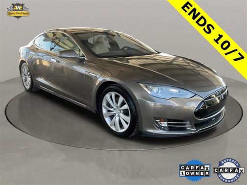 2015 Tesla Model S 90D