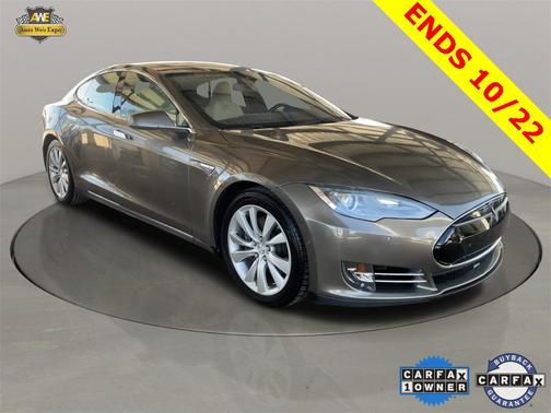 2015 Tesla Model S 90D