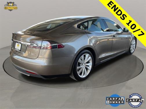 2015 Tesla Model S 90D