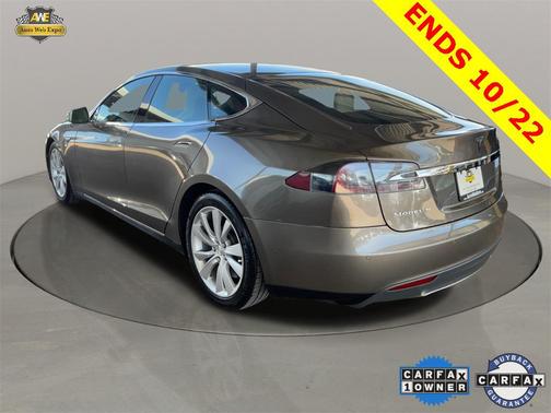 2015 Tesla Model S 90D