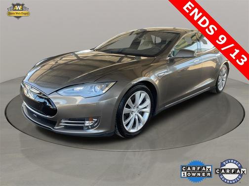 2015 Tesla Model S 90D