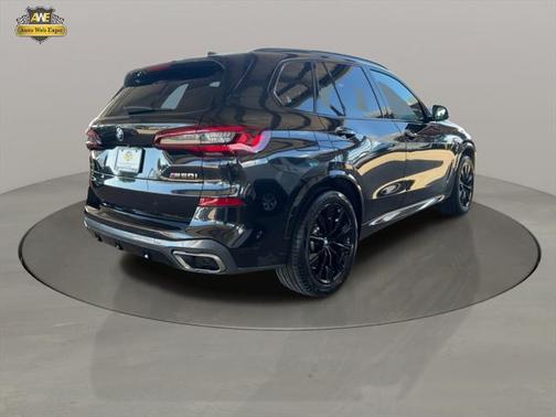 2021 BMW X5 M50i