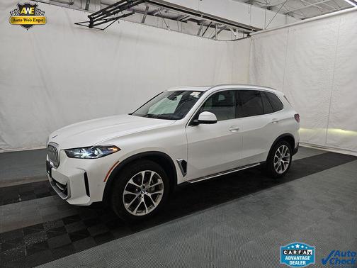 Mineral White Metallic 2025 BMW X5 xDrive40i