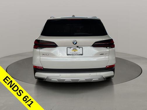 Mineral White Metallic 2025 BMW X5 xDrive40i