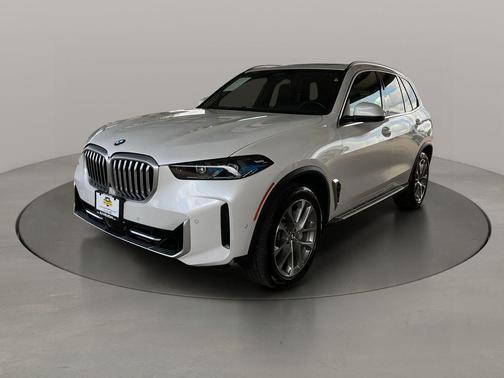 Mineral White Metallic 2025 BMW X5 xDrive40i