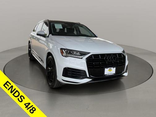 Glacier White 2023 Audi Q7 55 Premium