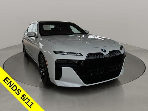 Alpine White 2023 BMW i7 xDrive60