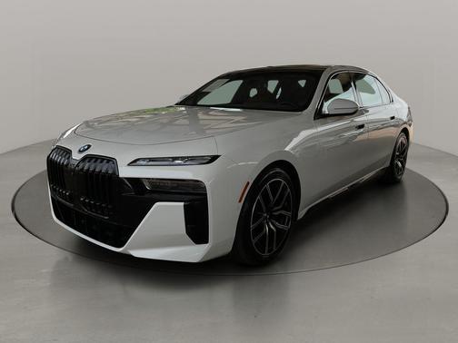 Alpine White 2023 BMW i7 xDrive60