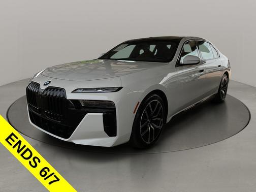 Alpine White 2023 BMW i7 xDrive60