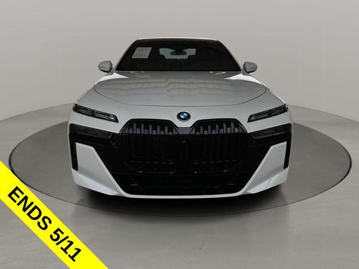 Alpine White 2023 BMW i7 xDrive60