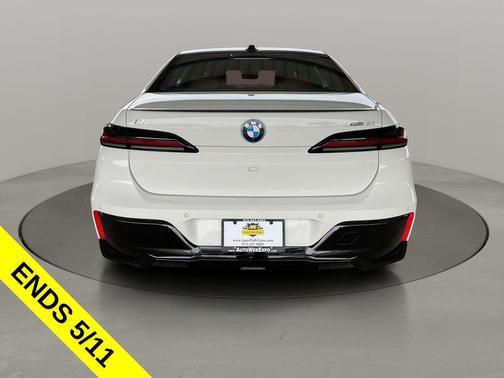 Alpine White 2023 BMW i7 xDrive60