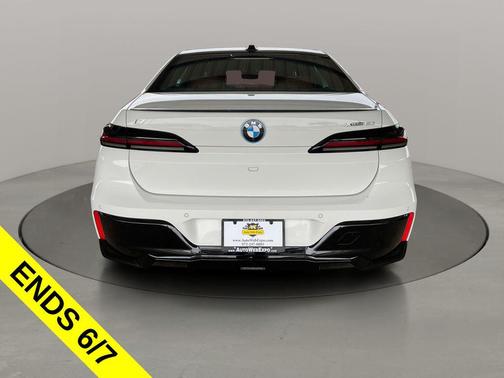 Alpine White 2023 BMW i7 xDrive60