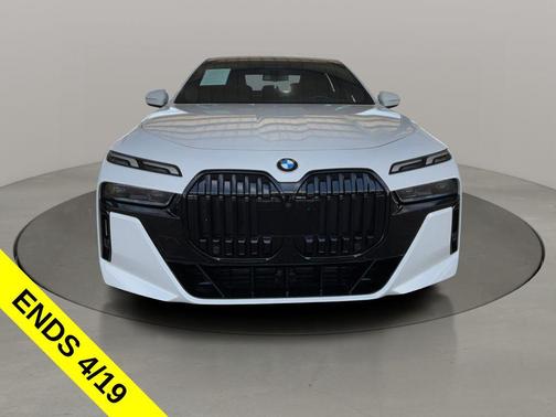 Alpine White 2023 BMW 740 i