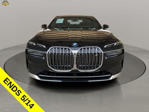 Black Sapphire Metallic 2024 BMW i7 eDrive50