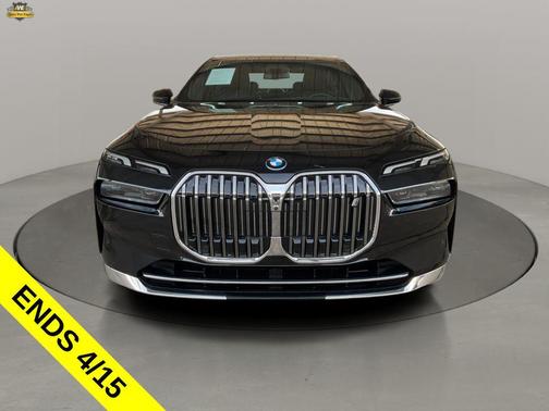 Black Sapphire Metallic 2024 BMW i7 eDrive50