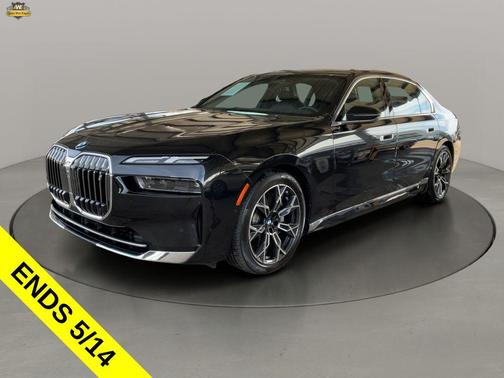 Black Sapphire Metallic 2024 BMW i7 eDrive50