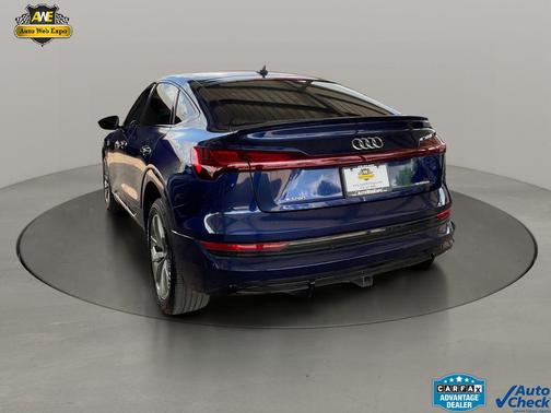 Navarra Blue Metallic 2021 Audi e-tron Sportback Premium Plus
