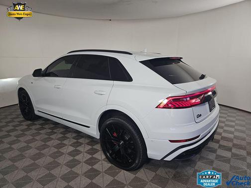 Glacier White Metallic 2021 Audi Q8 55 Prestige