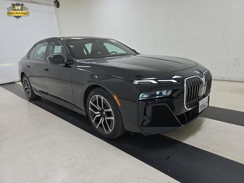 2023 BMW 740 i