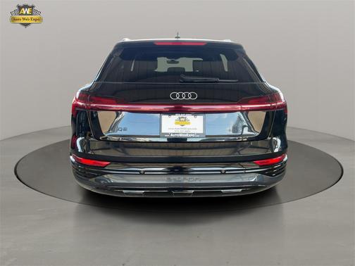 2024 Audi Q8 e-tron Premium Plus