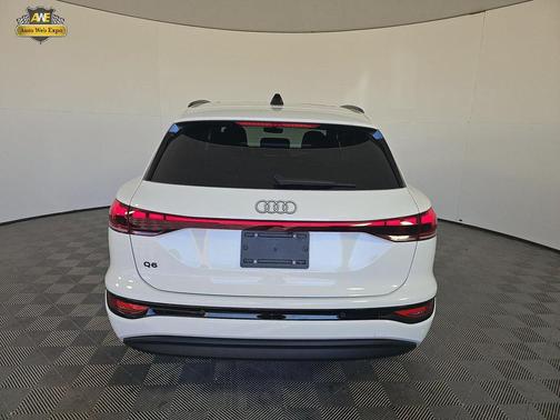 2025 Audi Q6 e-tron Premium