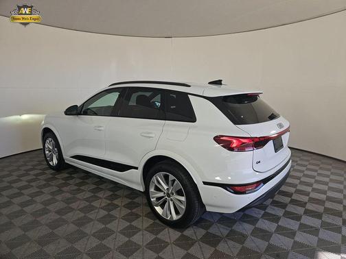 2025 Audi Q6 e-tron Premium