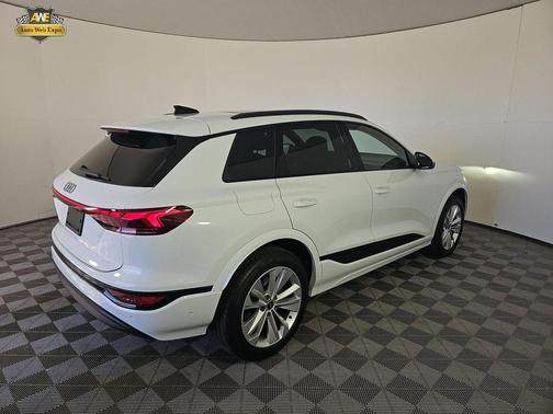 2025 Audi Q6 e-tron Premium