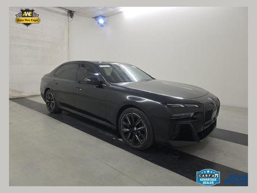 Black Sapphire Metallic 2024 BMW 740 740i