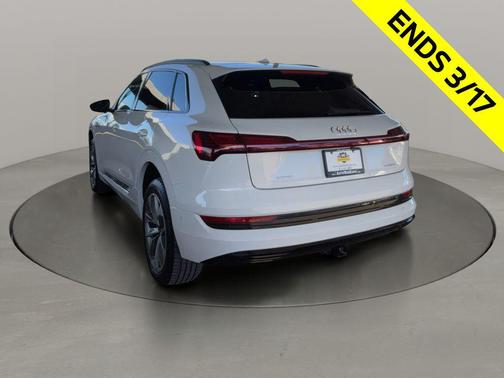 2021 Audi e-tron Premium Plus