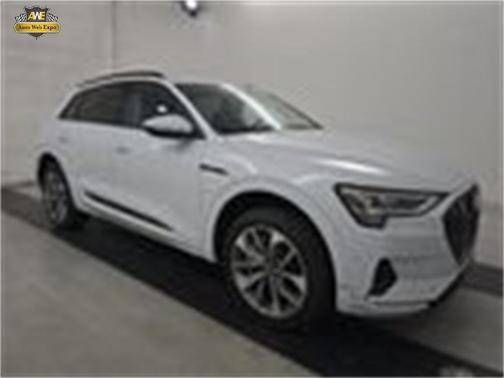 2021 Audi e-tron Premium Plus