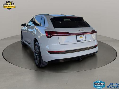 2021 Audi e-tron Premium Plus