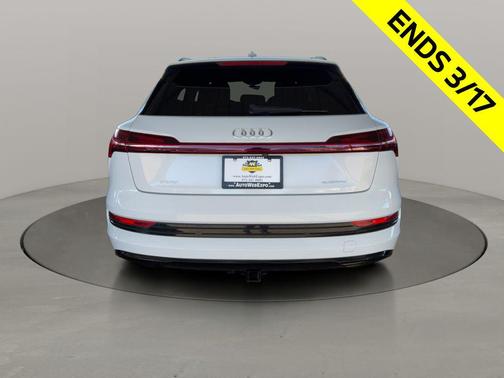 2021 Audi e-tron Premium Plus