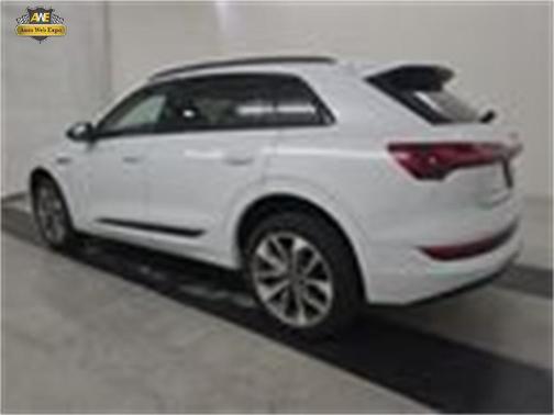 2021 Audi e-tron Premium Plus