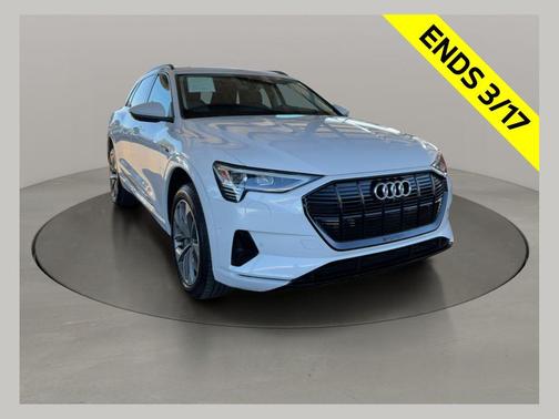 2021 Audi e-tron Premium Plus