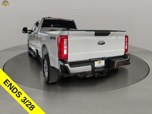 Oxford White 2024 Ford F-250 XLT