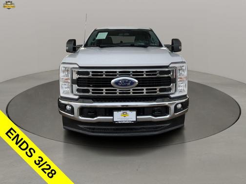 Oxford White 2024 Ford F-250 XLT