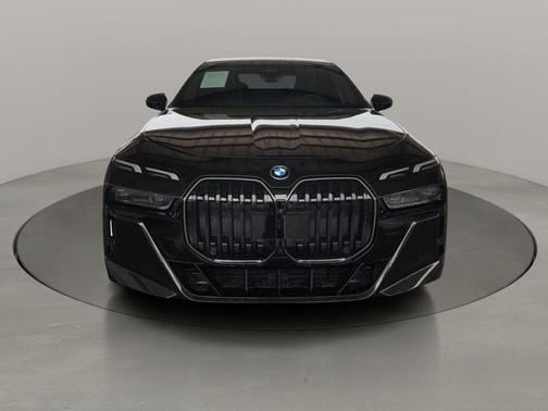 Black Sapphire Metallic 2025 BMW i7 eDrive50